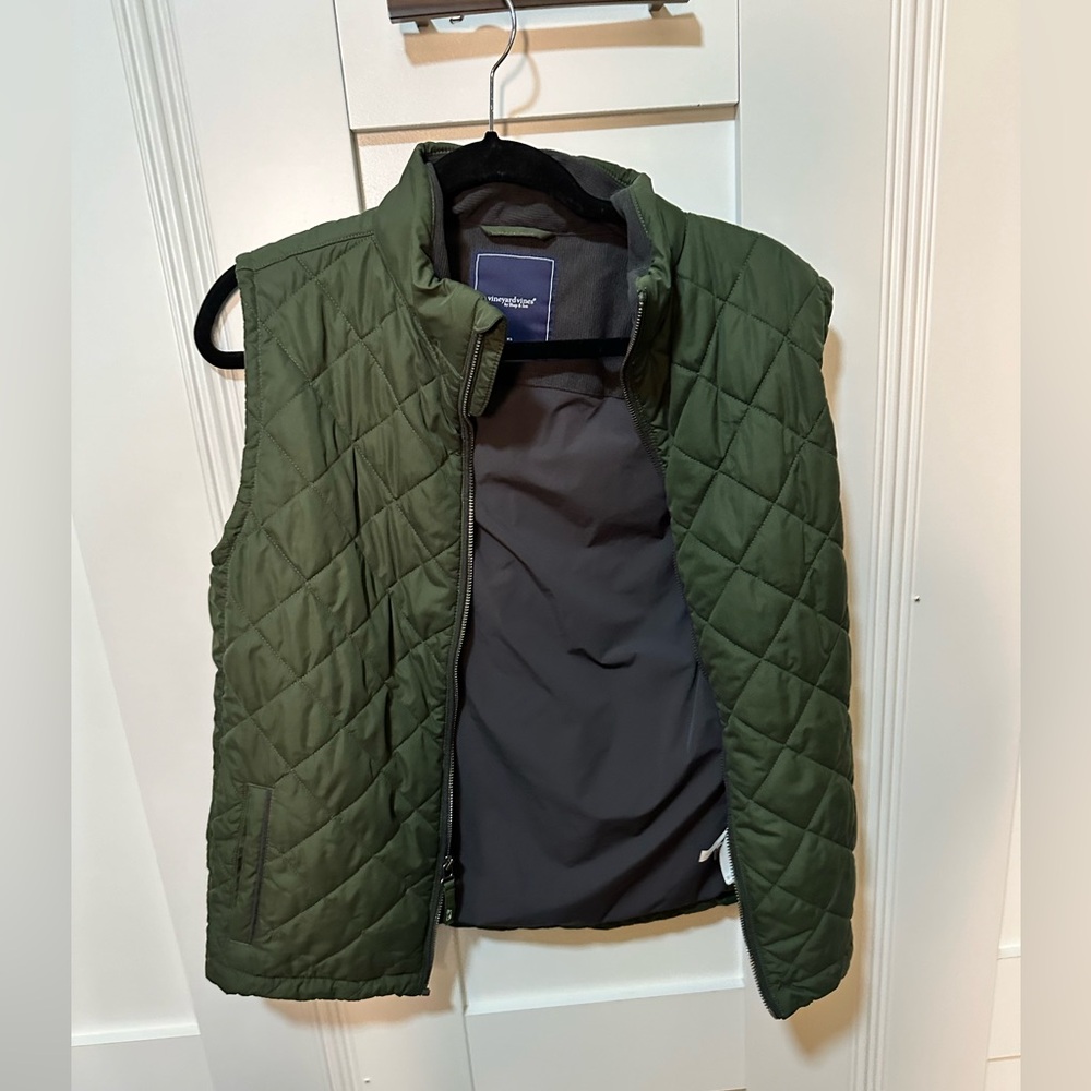 Kids vineyard vines quilted vest hunter green